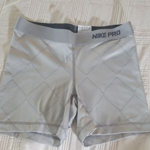 Nike Pro